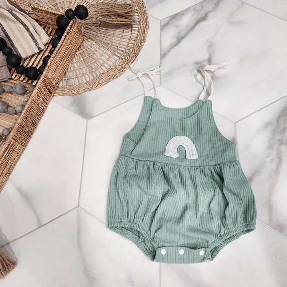 Cutest ever baby girls 6-12 mo. light green/ blue ribbed romper with rainbow 🌈 - Picture 4 of 16